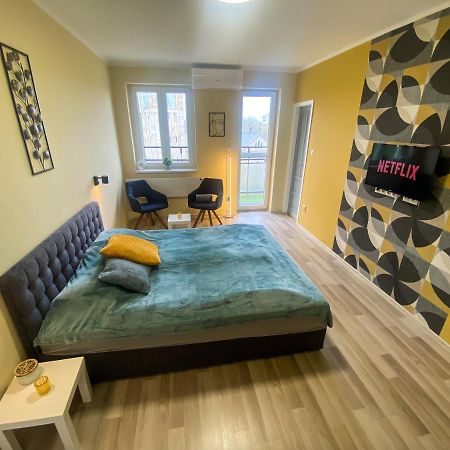 Fresh Smartly Designed Studio Flat & Sunny Balcony Budapest Esterno foto