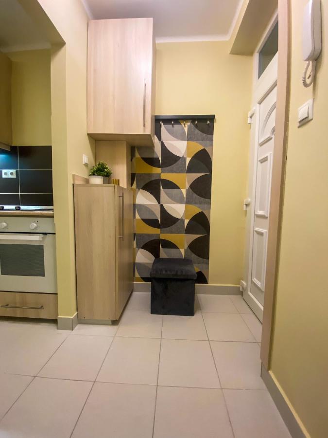 Fresh Smartly Designed Studio Flat & Sunny Balcony Budapest Esterno foto