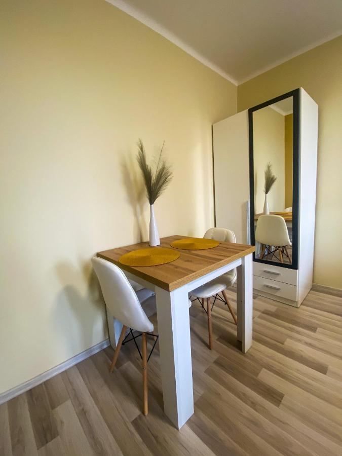 Fresh Smartly Designed Studio Flat & Sunny Balcony Budapest Esterno foto
